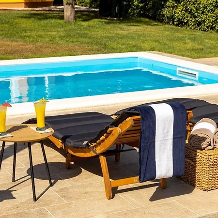 Ferienhaus Mit Privatpool Fur 6 Personen Ca 223 Qm In Dubrava Kod Sibenik, Dalmatien Norddalmatien